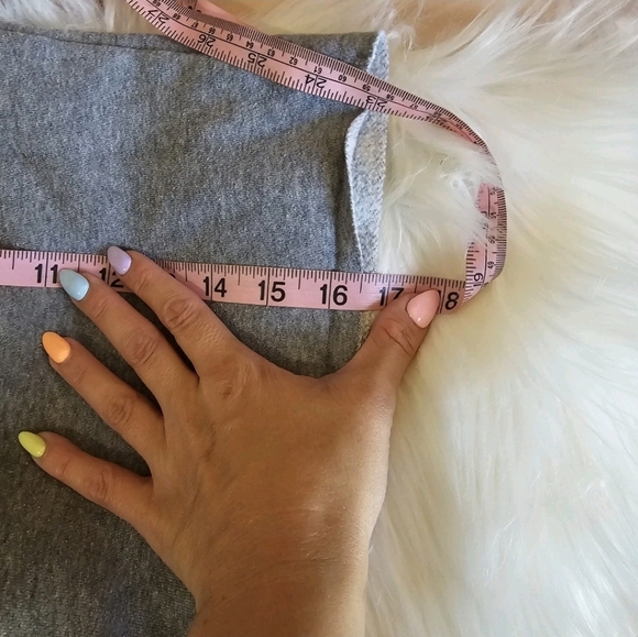 Wild Fable • Grey Cropped Hoodie - Picture 9 of 9